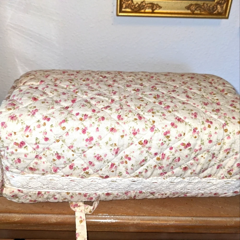Quilted Tissue Box Cover Floral Shabby Chic Grandmacore Cottage Tie Lace